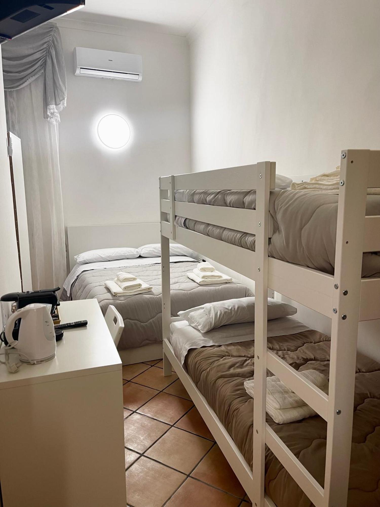 House Caracciolo By Loveinthetravel Napoli Dış mekan fotoğraf